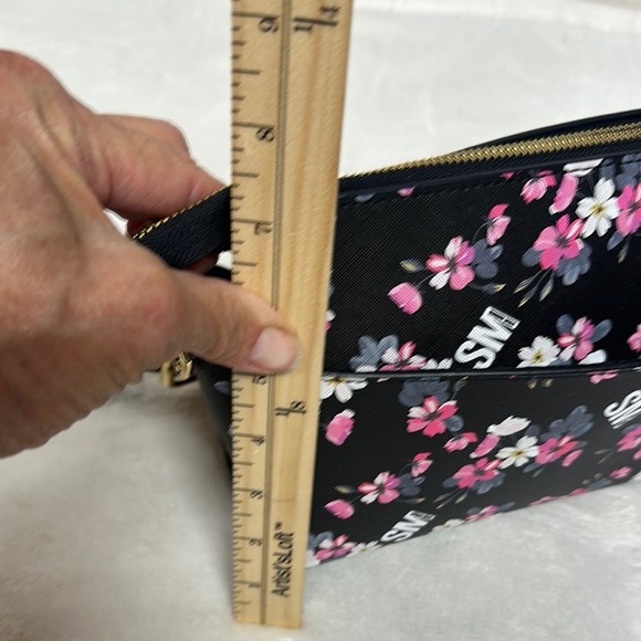 Steve Madden Black and Pink Floral Crossbody Bag - Picture 8 of 11